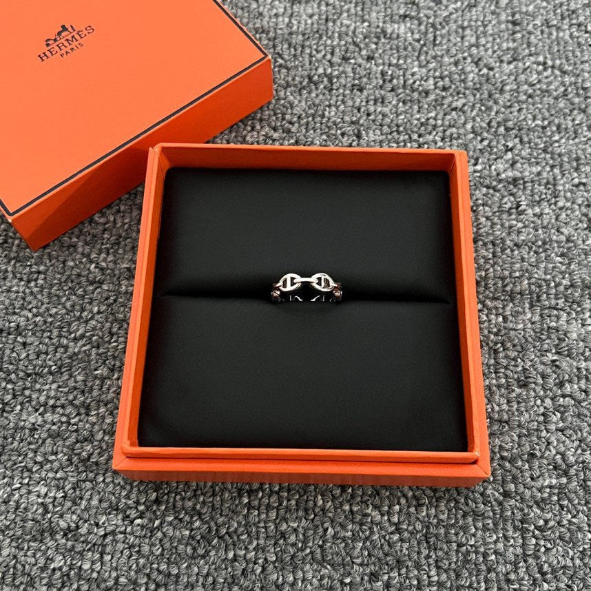 Hermes Chaine D'Ancre Enchainee Ring - 18K White Gold