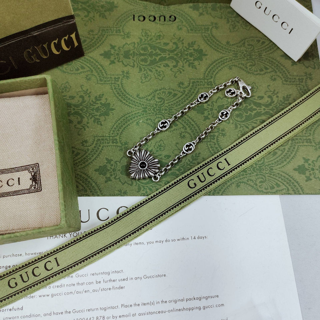Gucci Double G Interlocking G Heart Bracelet