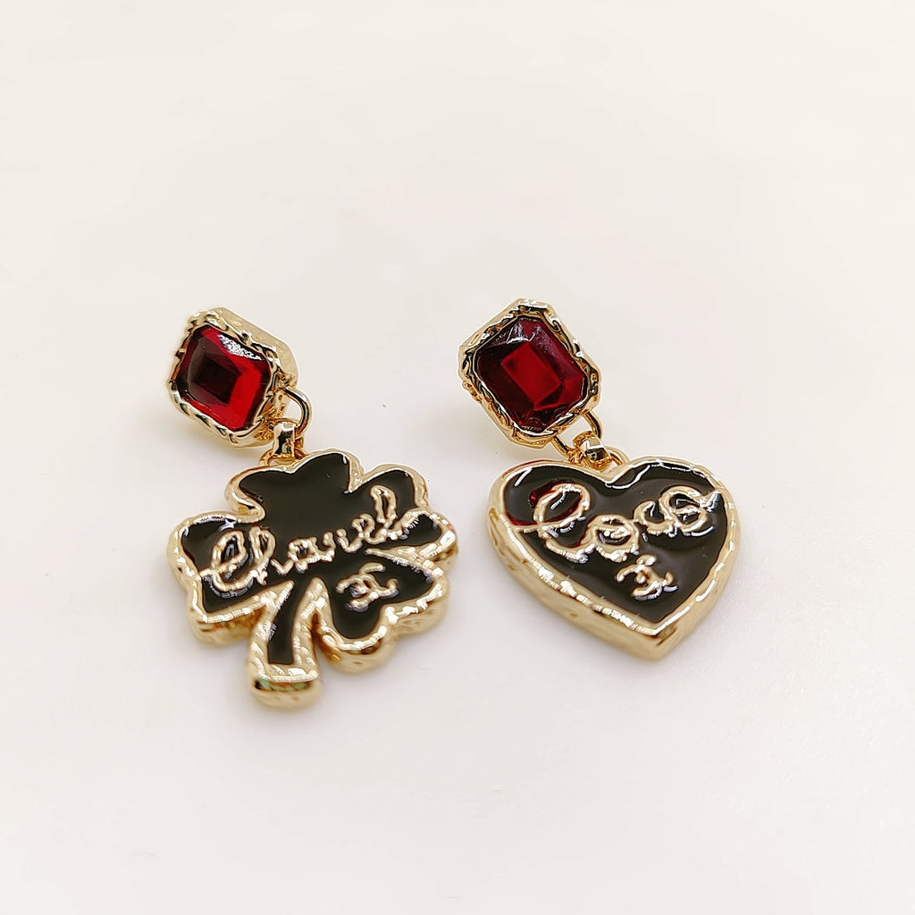 Chanel Heart Earrings - 18K Yellow Gold