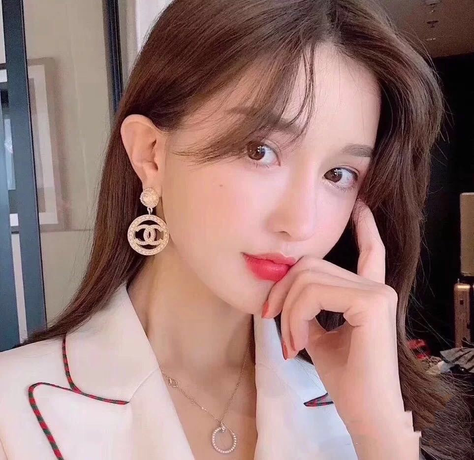 Chanel Pearl Earrings - 18K Yellow Gold