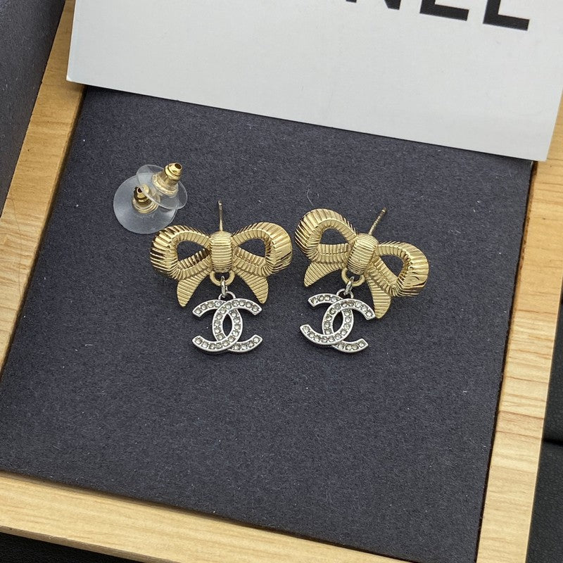 Chanel Bow Tie Earrings - 18K Yellow Gold