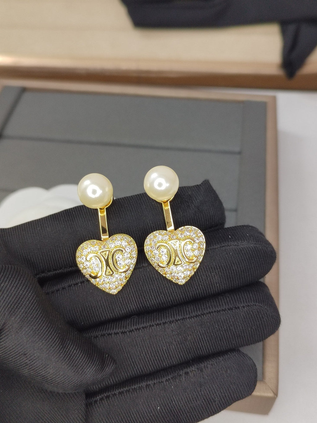 Celine Triomphe Diamond Heart Earrings - 18K Yellow Gold