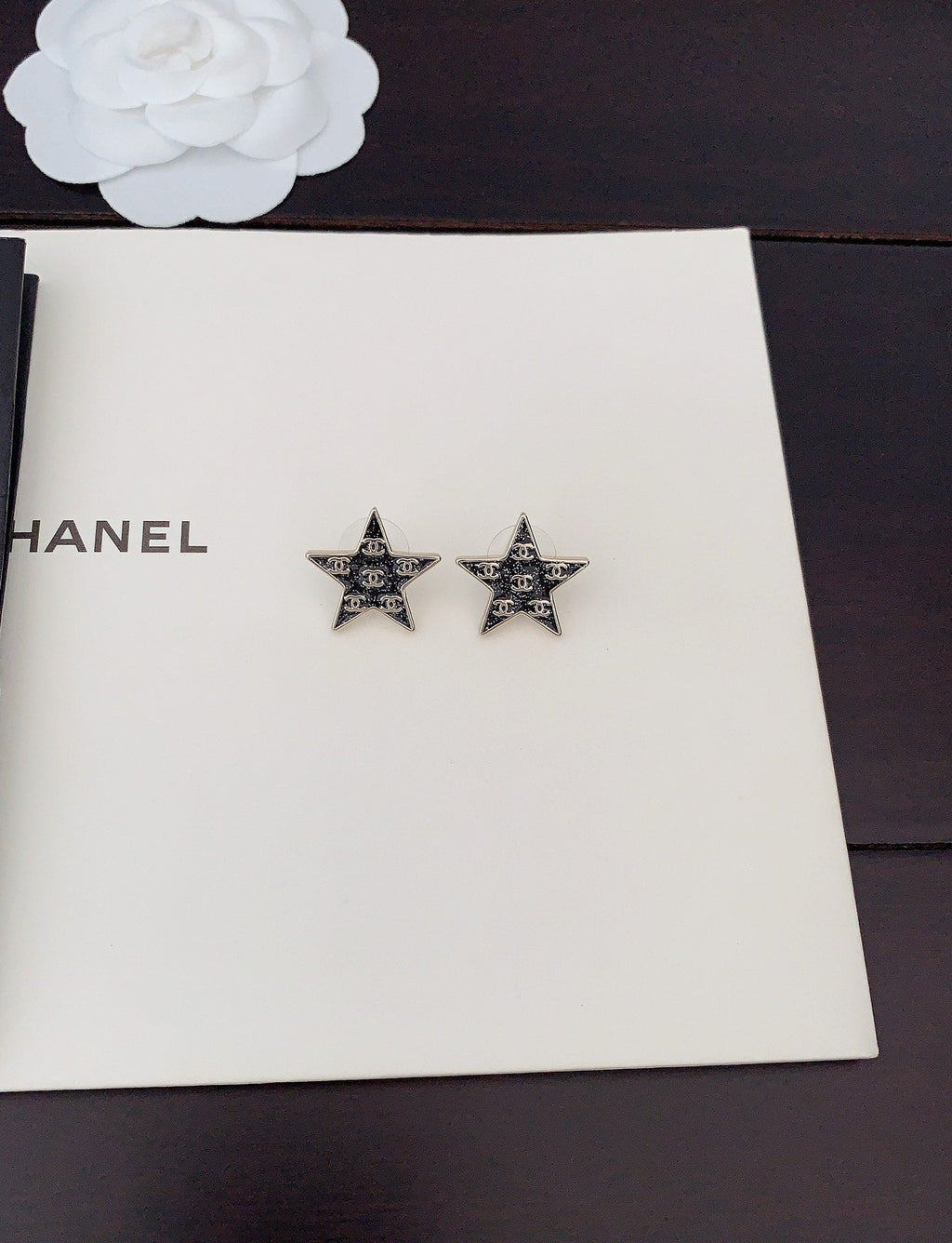 Chanel Star Earrings - 18K Yellow Gold