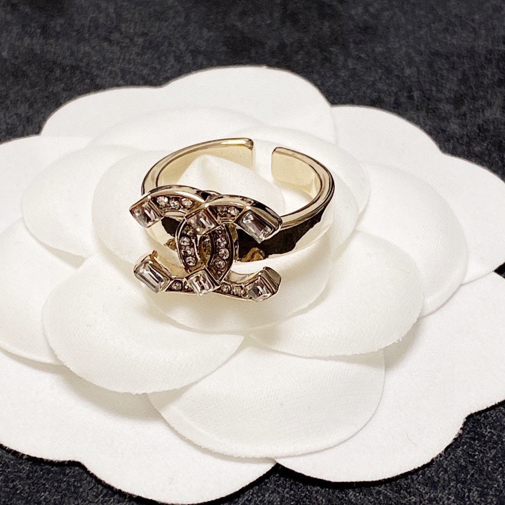 Chanel Crystal Ring - 18K Yellow Gold