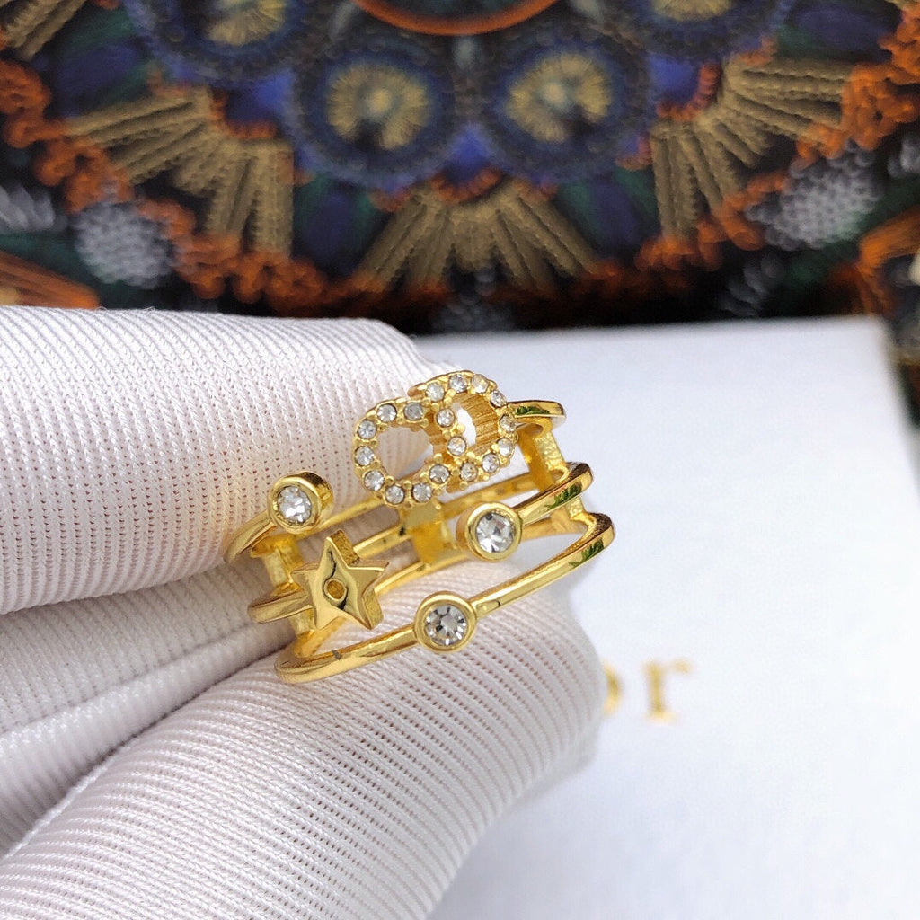 Dior Star Diamond Ring - 18K Yellow Gold