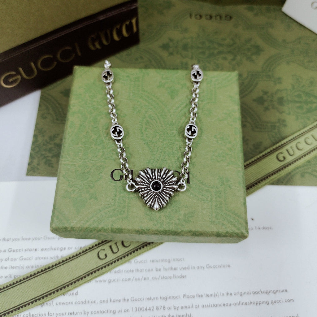 Gucci Double G Interlocking G Heart Necklace