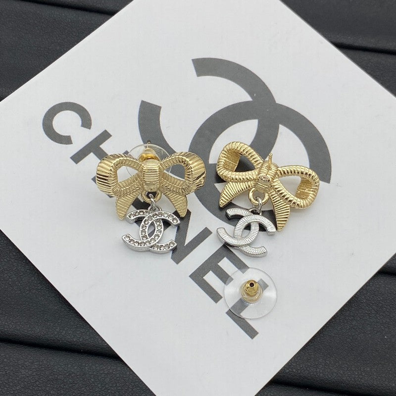 Chanel Bow Tie Earrings - 18K Yellow Gold