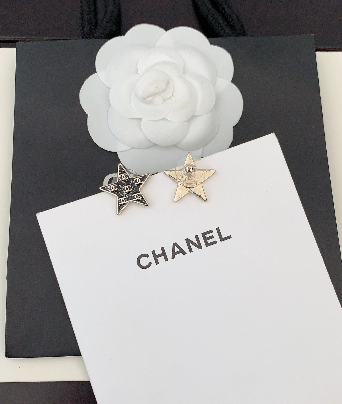 Chanel Star Earrings - 18K Yellow Gold