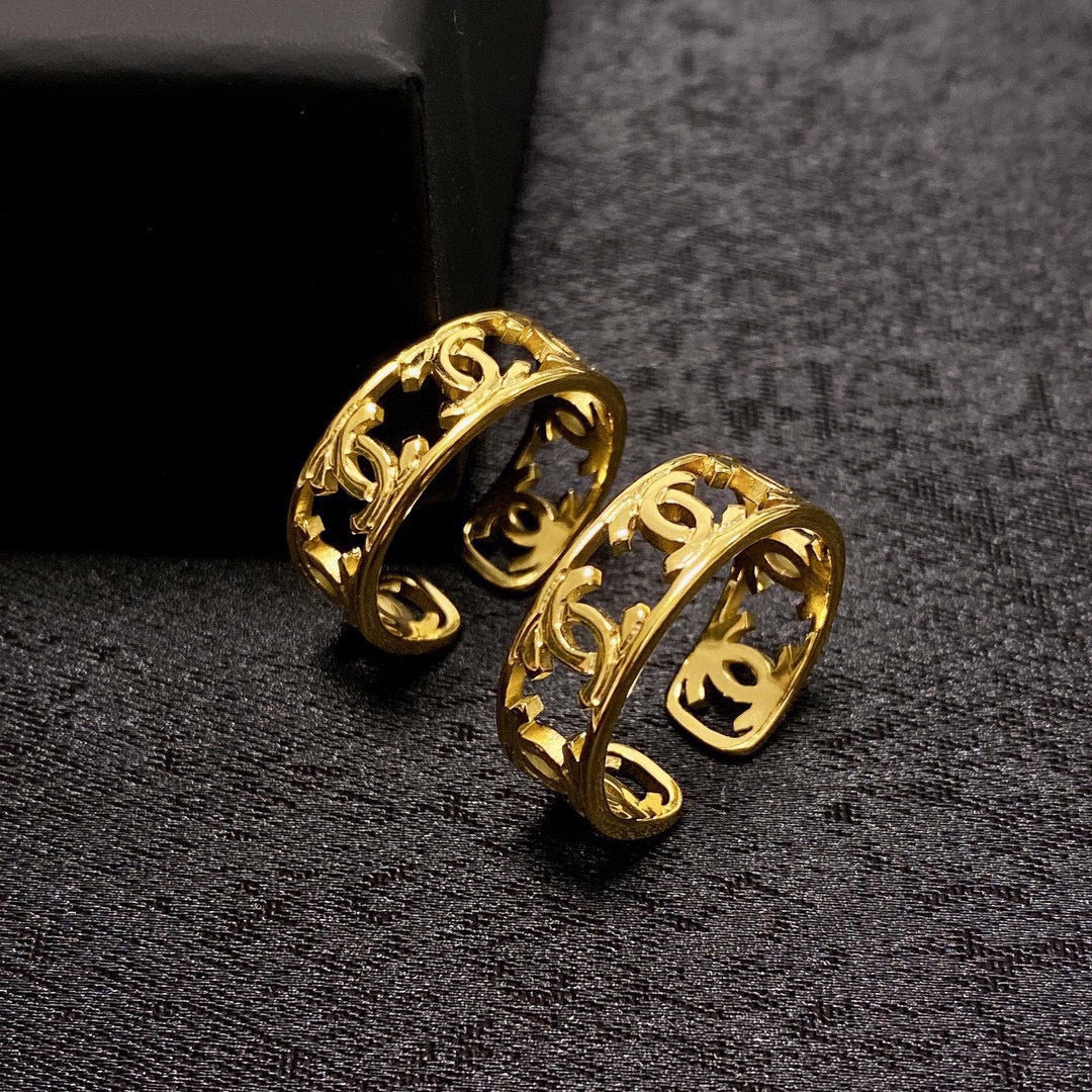 Chanel Vintage Openwork Ring - 18K Yellow Gold